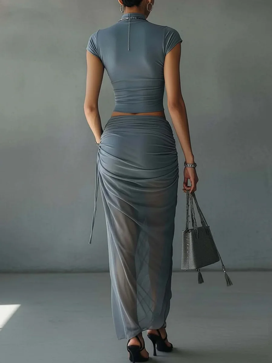Jacqueline | Kort blå t-shirt och draperad kjol i transparent tulle - Bild 3
